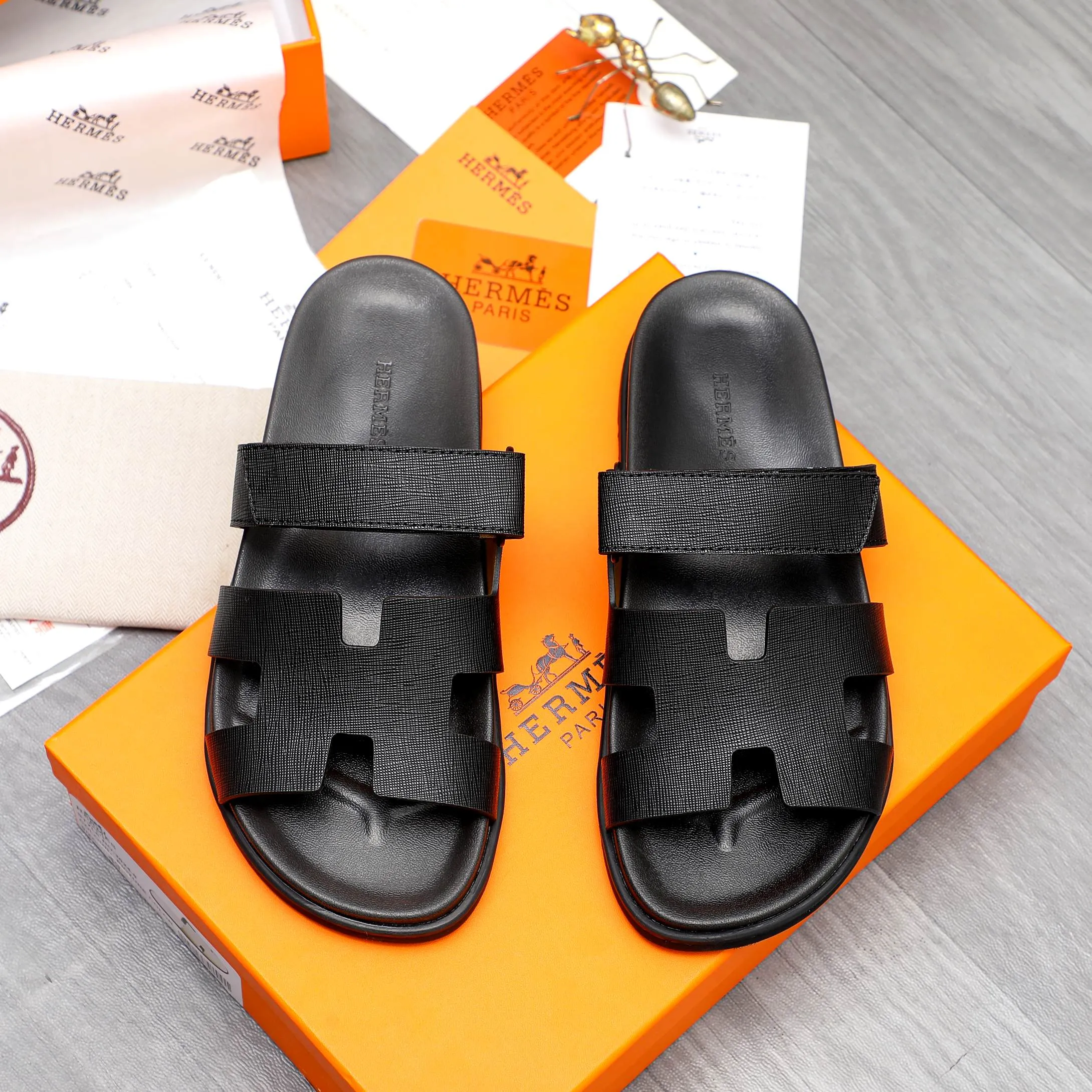 Men's shoes 💰340 Product trademark: Hermes "Hermes" Couple's slippers Regular size: 36-46 Product material: Selected vertical grain cowhide upper, microfiber lining, original outsole